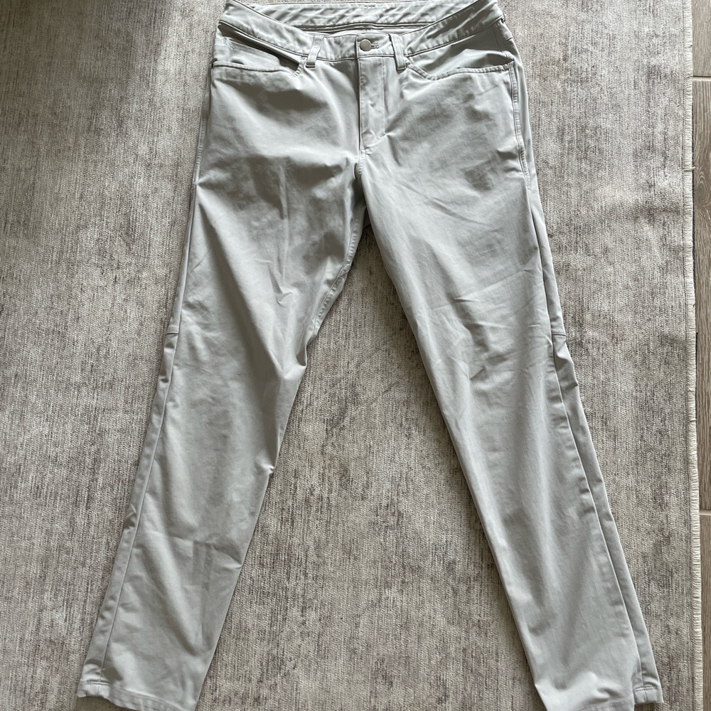 Men’s light cream lululemon pants